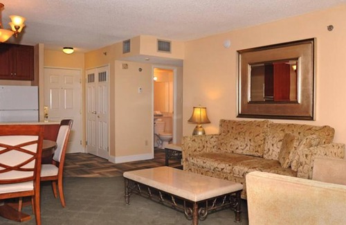 Las Vegas Strip Condo | Jockey Resort Suites Center Strip
