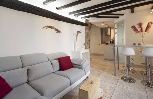 Como City Centre Apartment | JOIVY Cosy Apt in Como Centre