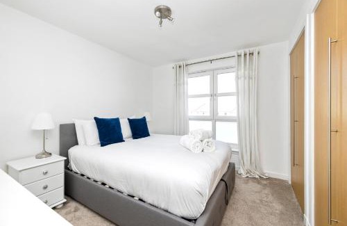 Slateford Apartment | JOIVY Modern 2 bed flat near Murrayfield Stadium