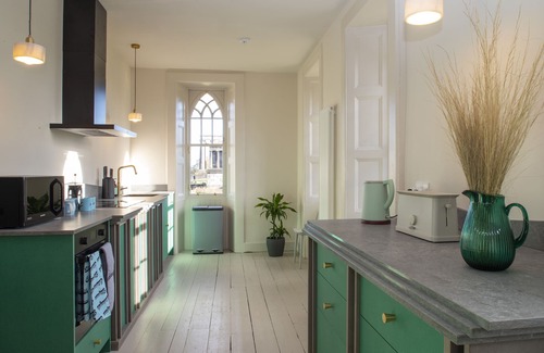 New Town Apartment | JOIVY Observatory House & Apartment