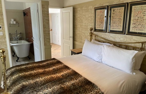 Maldon Cottage | JOIVY Osea Island: Blissful Cottage