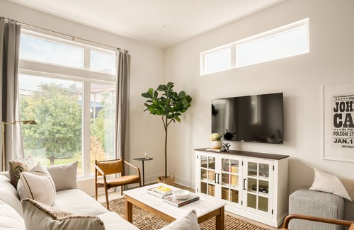 Hadley - Washington Cottage | Jolene by Avantstay Stunning Townhouse in Great Location in Nashville!