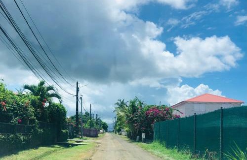 Baie-Mahault House | Joli oasis au centre de l'île
