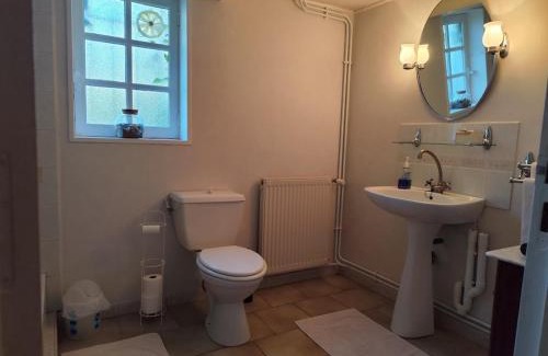 Mornac House | Jolie chambre indépendante avec salle d'eau privée