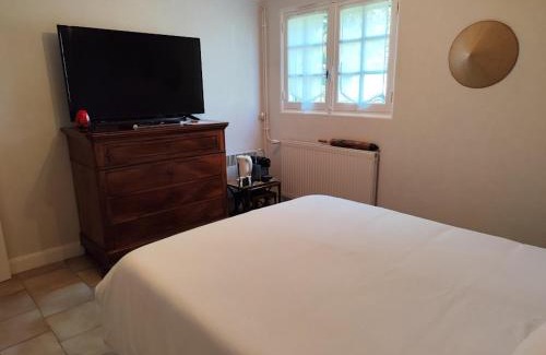 Mornac House | Jolie chambre indépendante avec salle d'eau privée