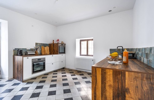 Sauzet House | Jolie masdame - Sauzet