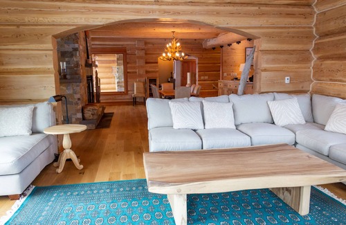 Smithers Villa | JollyMore | Deer Ridge