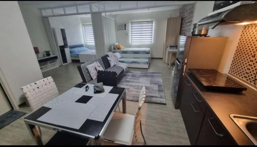 Canlubang Apartment | Joms Cozy Staycation