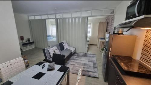Canlubang Apartment | Joms Cozy Staycation