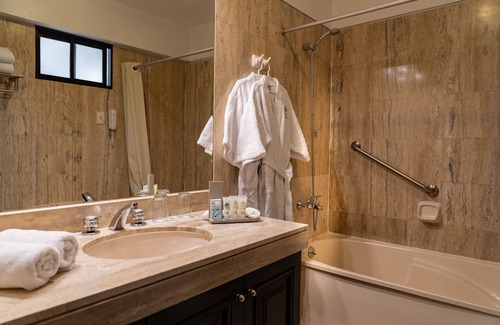 Petit Jean Ocharan Hotel | Jose Antonio Lima