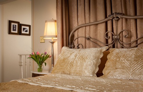 Hyde Park Bed & Breakfast | Journey Inn Bed & Breakfast