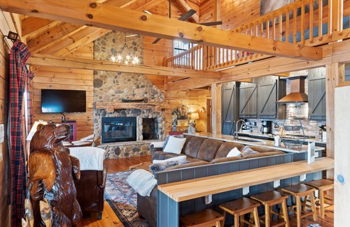 Wedowee Cabin | Journeys End - Incredible Views! Lakefront cabin retreat with Flat Lot