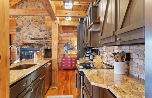 Wedowee Cabin | Journeys End - Incredible Views! Lakefront cabin retreat with Flat Lot