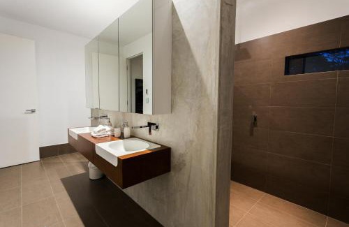 Wilyabrup House | Js' Retreat at Flutes Estate, Margaret River