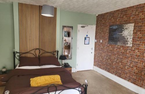 Liverpool Bed & Breakfast | Jubilee pub