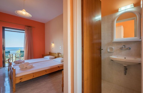 Amoudi Hotel | Julia Studios