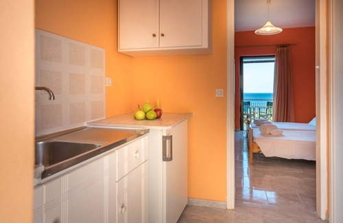 Amoudi Hotel | Julia Studios