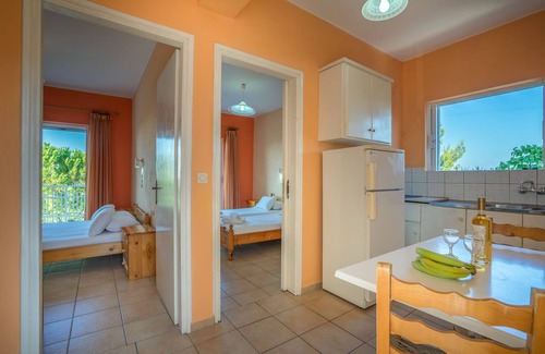 Amoudi Hotel | Julia Studios