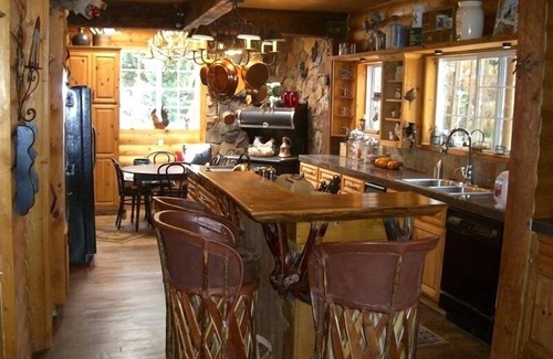 Julian Cabin | Julian 1927 Historic Cabin Retreat - 'Burgio Bungalow'