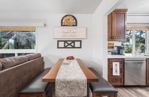 Julian Cabin | Julian Cafe Family Cottage - Includes Breakfast at The Julian Cafe & Bakery