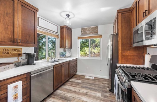 Julian Cabin | Julian Cafe Family Cottage - Includes Breakfast at The Julian Cafe & Bakery