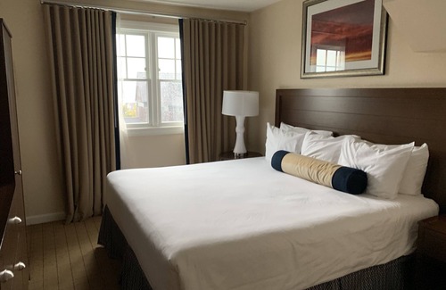 The Point Resort | July Newport Long Wharf Resort 29-474