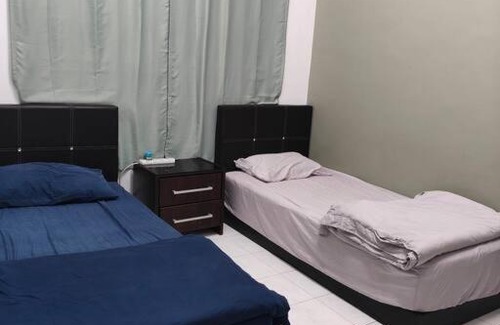 Ulu Tiram House | June's Homestay@ Puteri Wangsa near Aeon & IKEA
