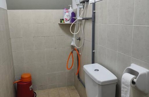 Ulu Tiram House | June's Homestay@ Puteri Wangsa near Aeon & IKEA