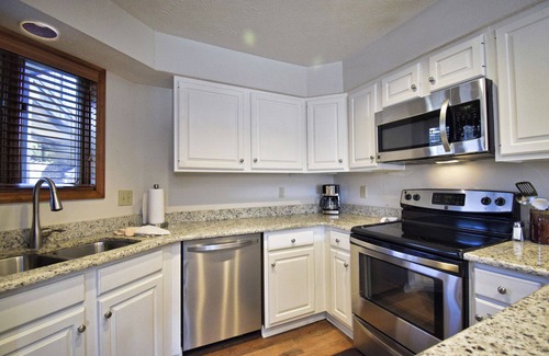 Blowing Rock Condo | Juniper 3 | Fireplace, Restaurant, Pool, Spa