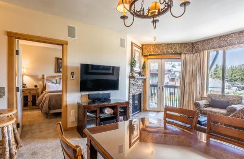 Mammoth Lakes House | Juniper Springs Lodge #413 - Luxury Ski in Ski out! 2 Bedroom