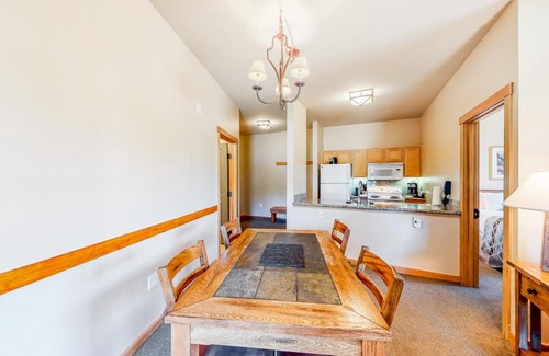 Mammoth Lakes Hotel | Juniper Springs Lodge 119