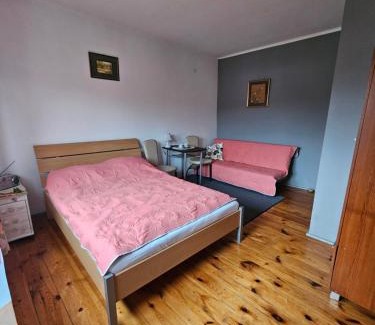 Zarki House | Jurajska Bajka