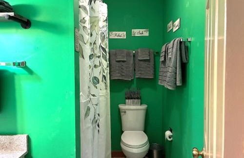 Hancock Apartment | Jurassic Dino Suite Jiminy-Must See Sleeps 4