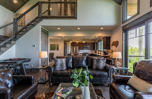 Elk Park Cabin | Just Bluffin' at Eagles Nest - Hot Tub, Views, Firepit, Pets