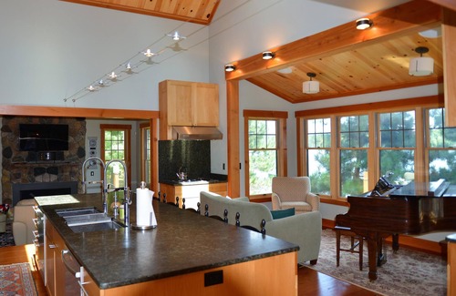 Backus Cottage | Just in! Week of 12- 19 July is now available. Premium Accommodation.