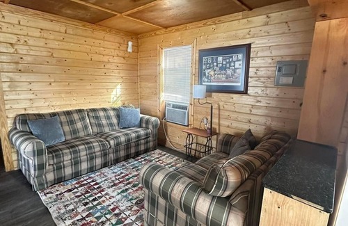 Lake Arthur House | Just minutes from the lake!