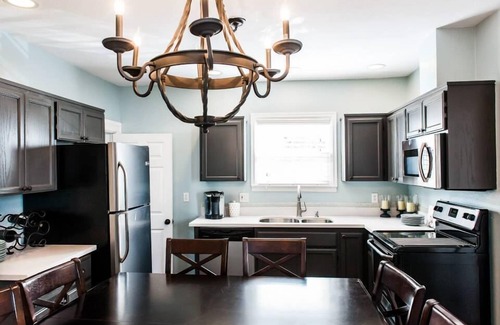 Central Tacoma House | Just off 6th Ave! Beautifully Renovated Home! Close to UPS.