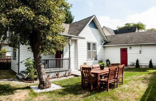 Central Tacoma House | Just off 6th Ave! Beautifully Renovated Home! Close to UPS.