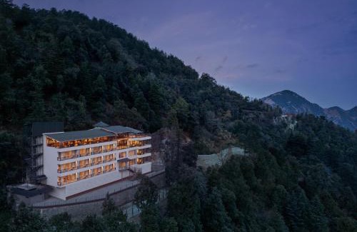 The Mall Road Resort | juSTa Hollow Oak, Mussoorie