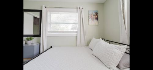 Bradenton House | Justins Guest Rooms