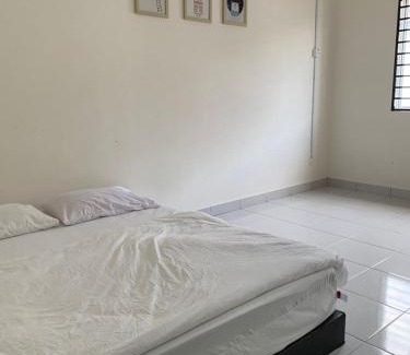 Lumut House | Juwita&Arjuna Homestay Teluk Senangin