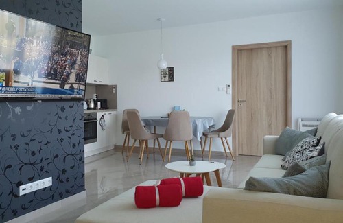 Keszthely Apartment | Kékvitorla Apartman Keszthely
