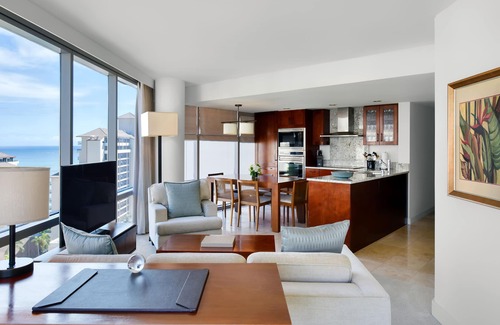 Waikiki Resort | Ka Laʻi Waikiki Beach, LXR Hotels & Resorts