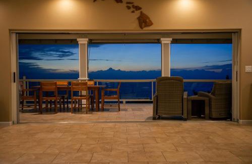 Kailua-Kona House | Kailua-Kona Exceptional Oceanview Home - Heated Oasis Pool & Stunning Ocean View