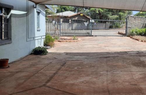 Ga-Segonyana House | Kalahari Kaja