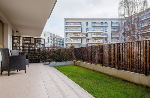 Zoliborz Apartment | Kaliny Jędrusik Apartment by Renters