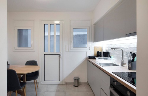 Pangrati Apartment | Kallimarmaro Cozy Retreat Ctr, AC, WiFi, Kitchen