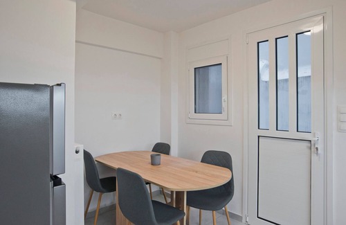 Pangrati Apartment | Kallimarmaro Cozy Retreat Ctr, AC, WiFi, Kitchen