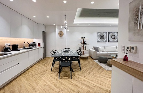 Neos Kosmos Villa | Kallirrois 89 Suite, Hellas Elements Properties