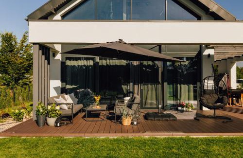 Pasym Villa | Kalwa Lake House - dom nad jeziorem z prywatnym pomostem i jacuzzi oraz sprzętem wodnym